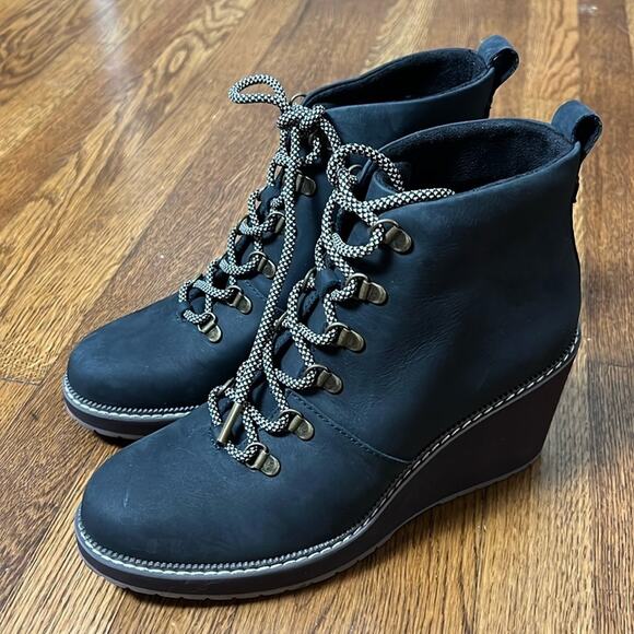 NEW Toms Melrose Wedge Bootie in Water Resistant Black Oiled Nubuck Size 10 - Picture 1 of 8
